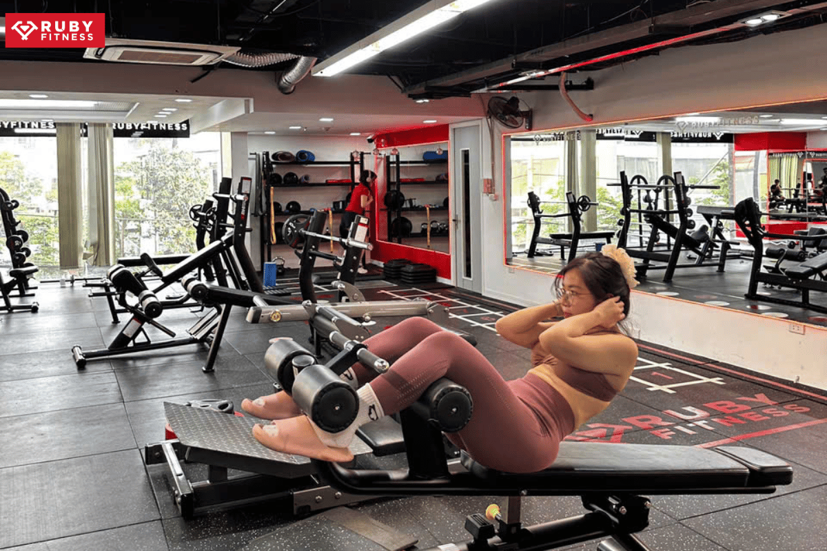 Động tác gập bụng cơ bản