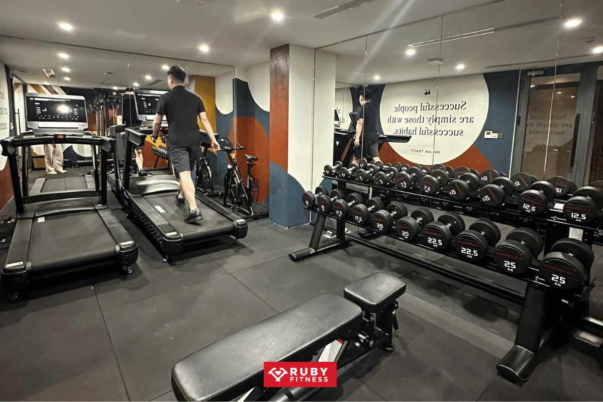 Máy móc thiết bị không quá nhiều