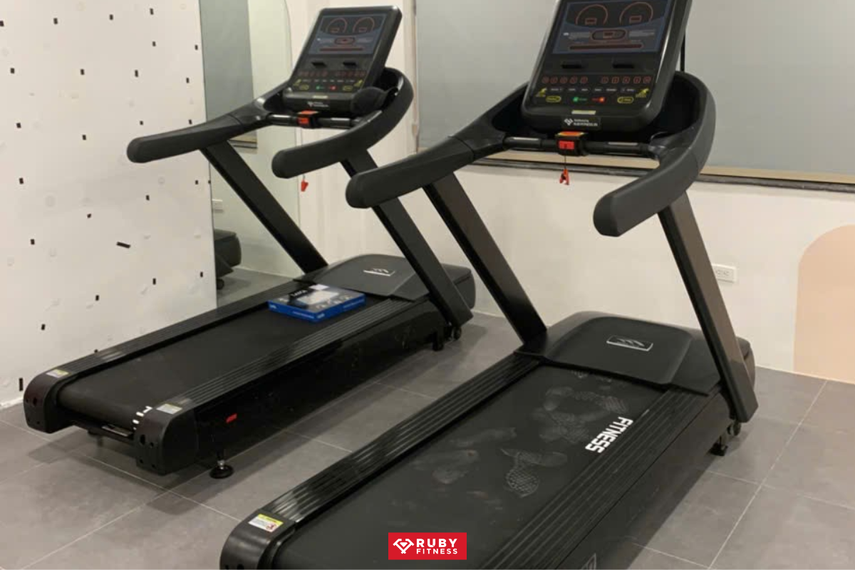 Hình ảnh máy chạy bộ S-9800 tại Ladys Fit