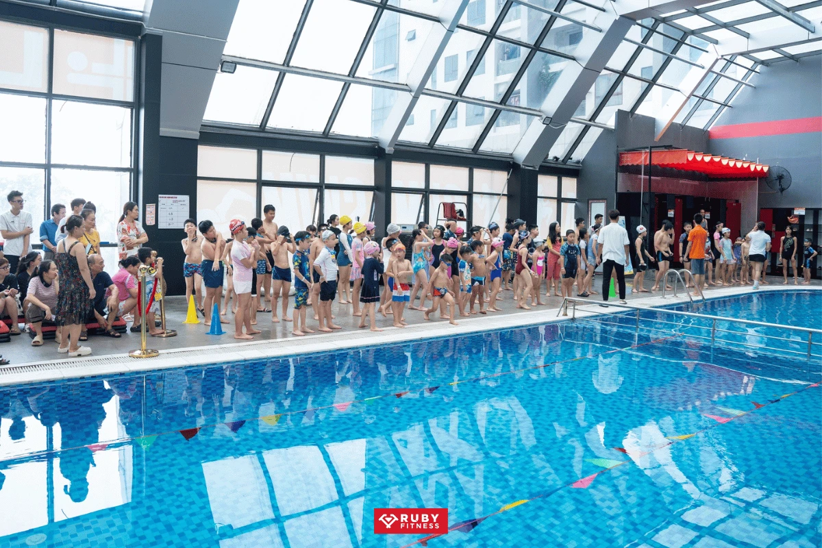 LUX Fitness Yoga & Pool
