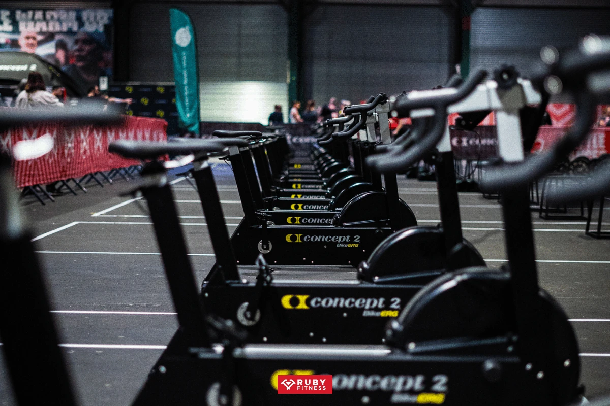Tại sao xe đạp gió là thiết bị không thể thiếu trong các phòng tập Hybrid Training