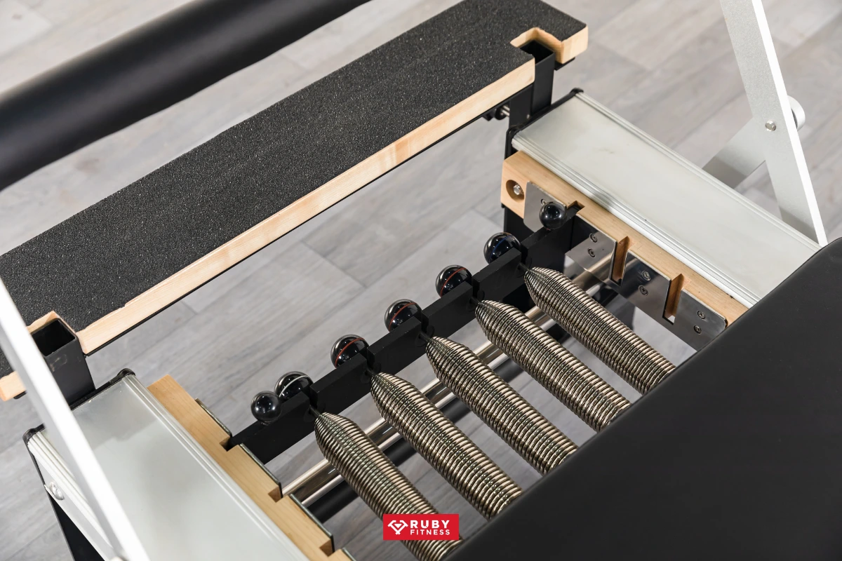 Đặc điểm nổi bật máy tập pilates reformer Aluminum DZ157 (2)