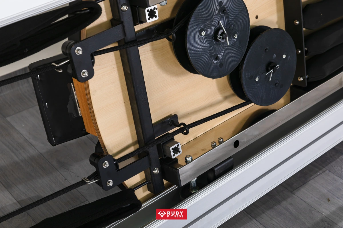 Đặc điểm nổi bật máy tập pilates reformer Aluminum DZ157