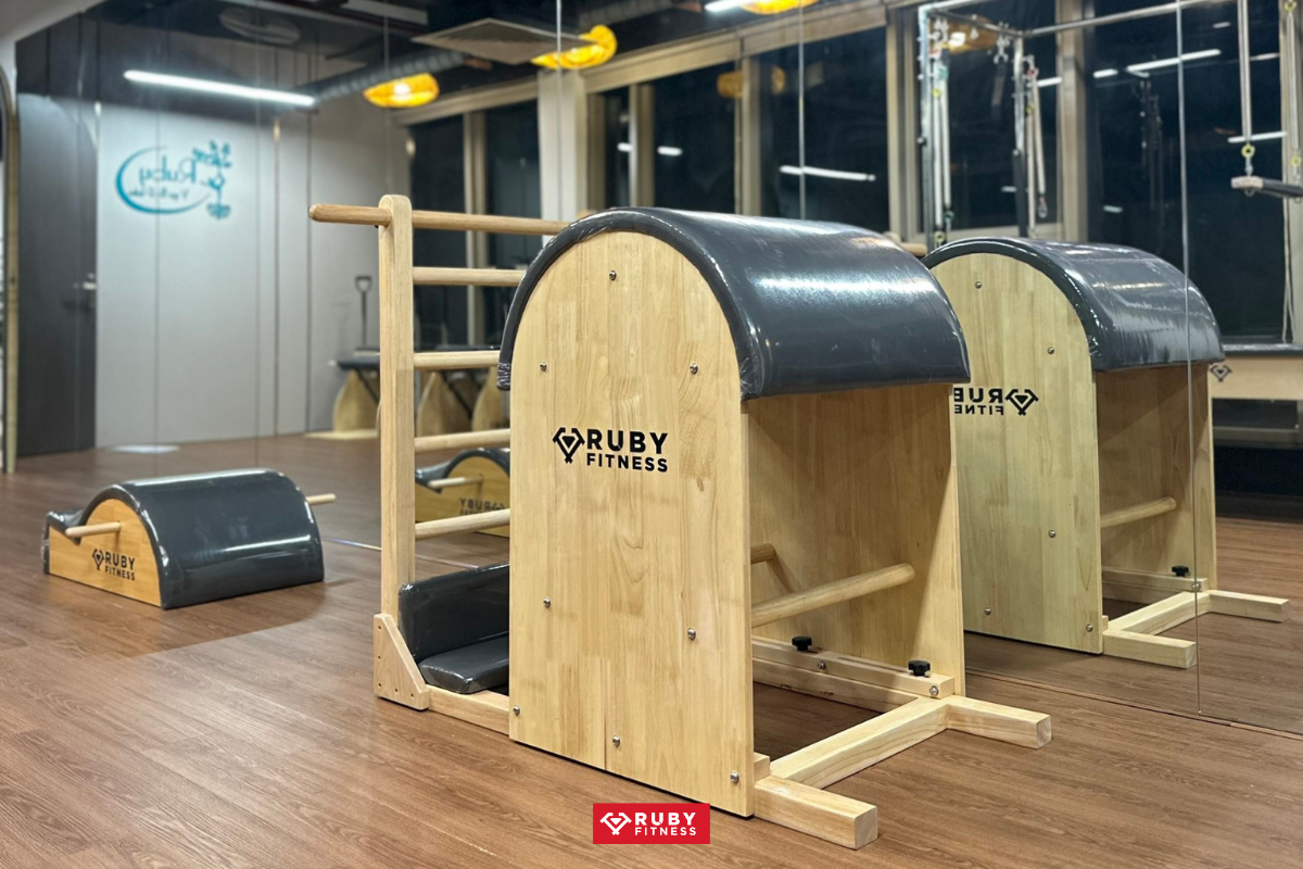 Hình ảnh thực tế của máy tập pilates ladder barrel